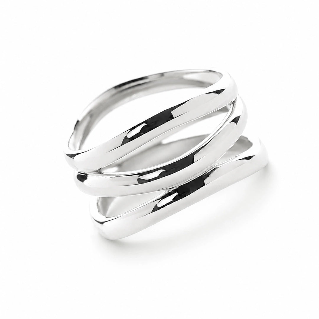 A stylish 925 sterling silver band with a twisted design which wraps around the ring.