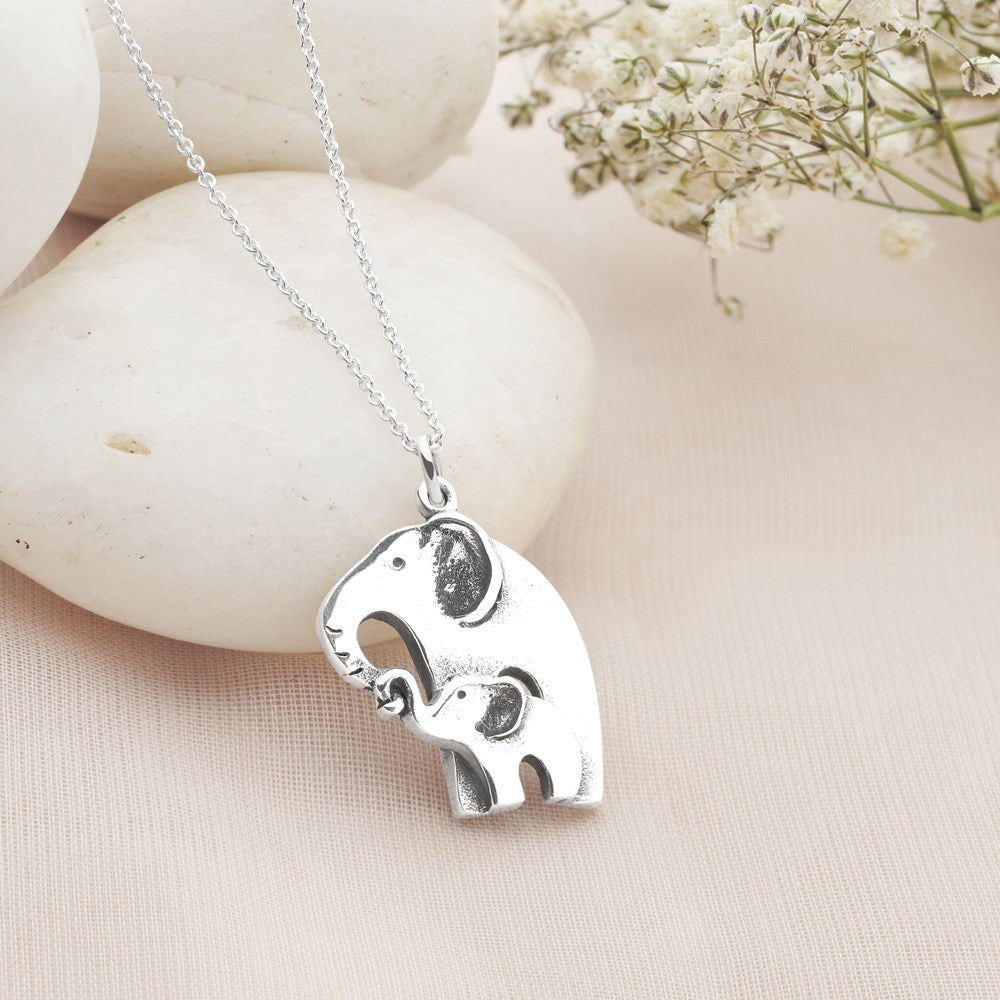 Mother & Baby Embrace Necklace (CHN11231)