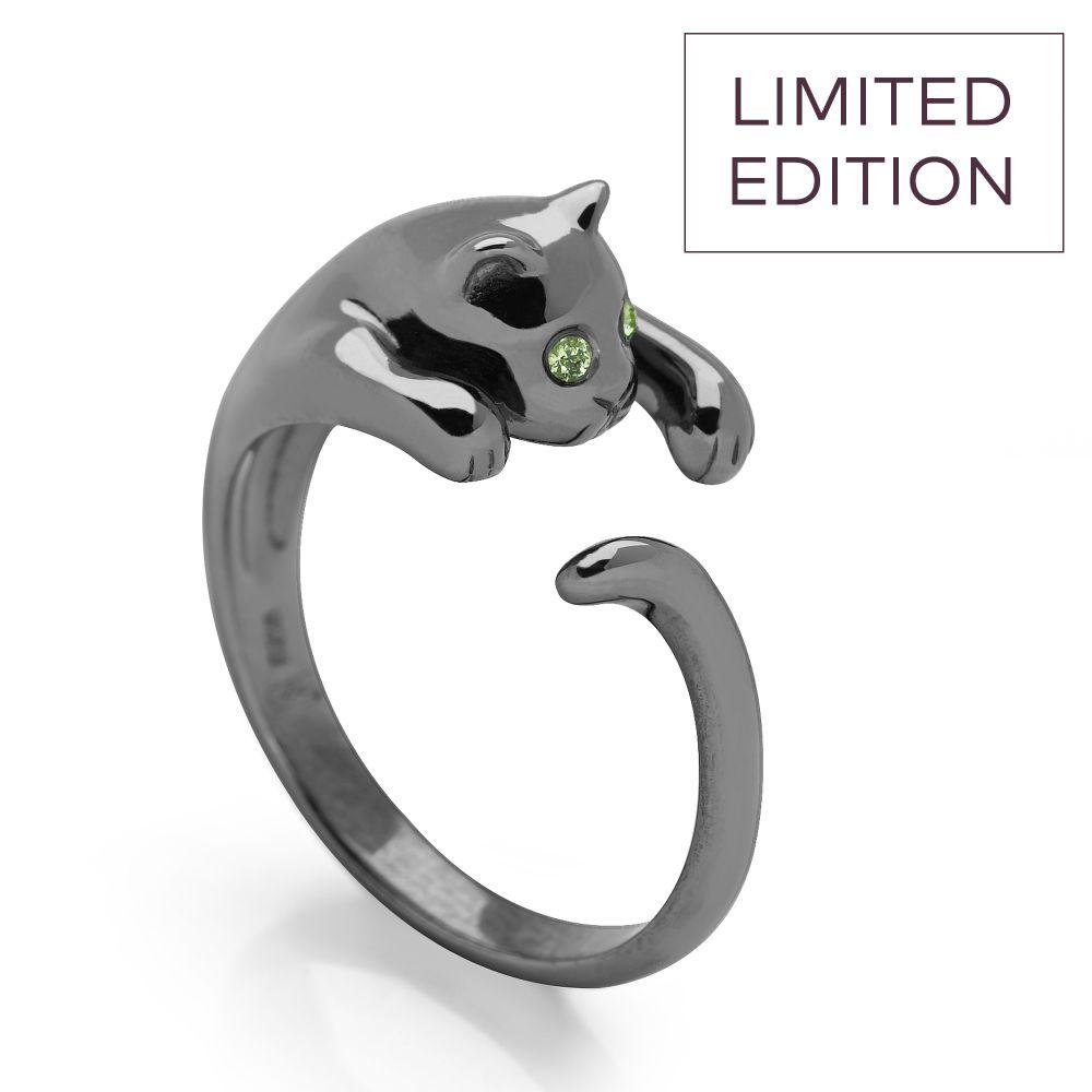 925 sterling silver cat in black rhodium plate with faceted green cubic zirconia eyes ring
